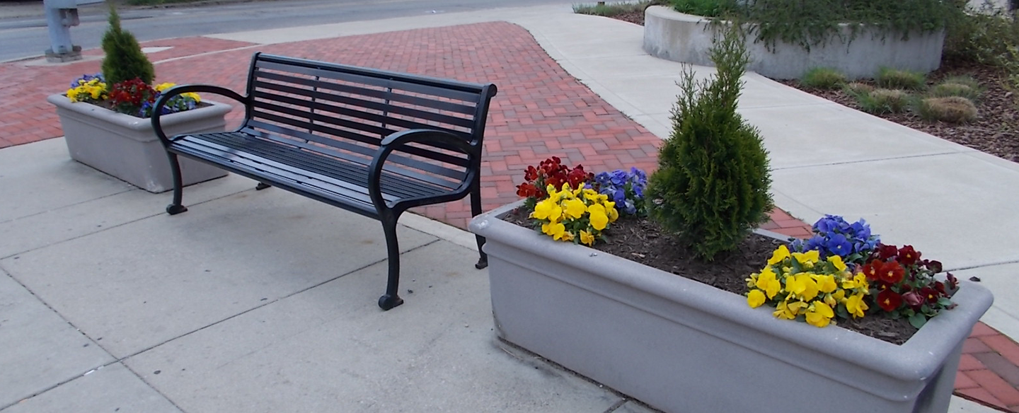 College Hill Flower Pots